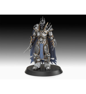 REVELL  WORLD OF WARCRAFT THE LICH KING + STARTER KIT ECH: 1/16 03515